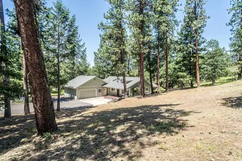 7627 Lost Creek Rd, Eagle Point, OR 97524 photo 3