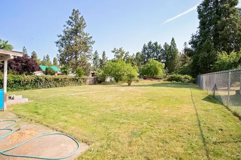 910 Rose St, Phoenix, OR 97535 photo 7