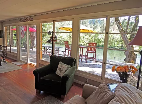 24468 Highway 62, Trail, OR 97541 photo 12