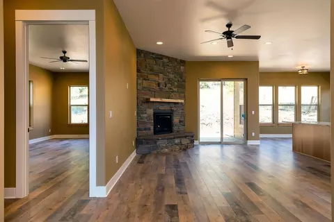 1070 Timber Ridge Loop, Klamath Falls, OR 97601 photo 10