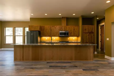 1070 Timber Ridge Loop, Klamath Falls, OR 97601 photo 8