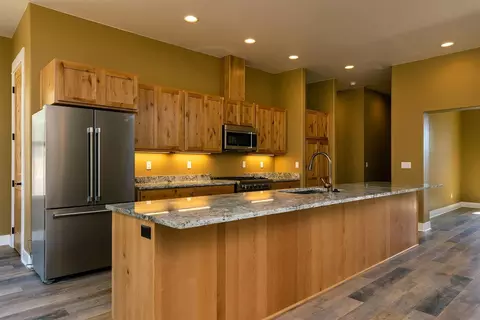 1070 Timber Ridge Loop, Klamath Falls, OR 97601 photo 9
