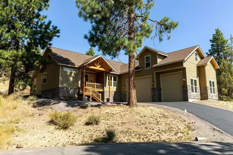 1070 Timber Ridge Loop, Klamath Falls, OR 97601 photo 1