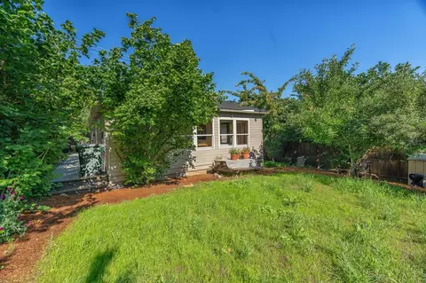 492 Scenic Dr, Ashland, OR 97520 photo 2