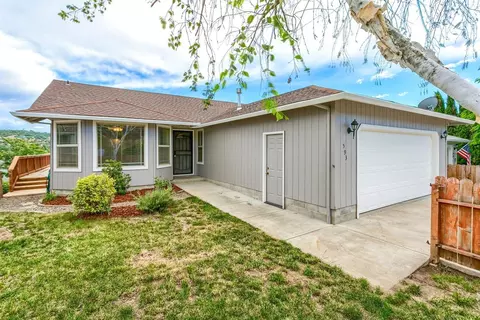 593 N Heights Dr, Eagle Point, OR 97524 photo 1