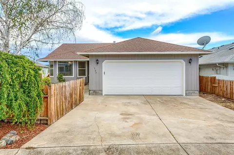 593 N Heights Dr, Eagle Point, OR 97524 photo 30