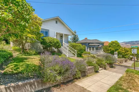 41 Gresham St, Ashland, OR 97520 photo 2
