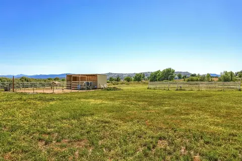 2428 Ball Rd, Eagle Point, OR 97524 photo 4