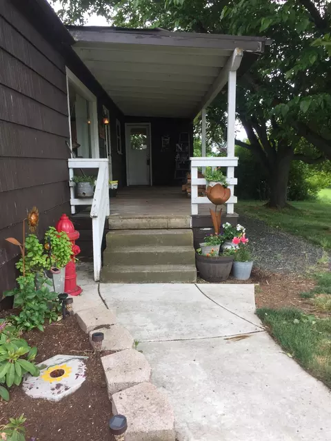 598 Barton Rd, Eagle Point, OR 97524 photo 4