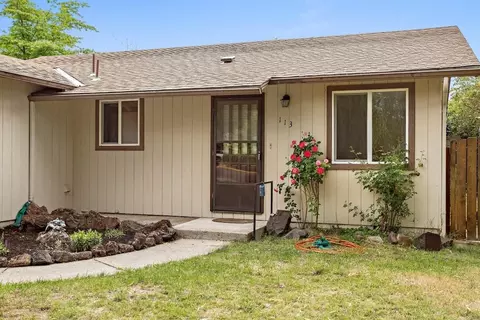 113 S Buchanan Ave, Eagle Point, OR 97524 photo 1