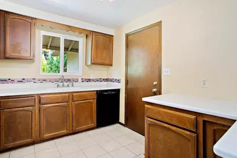 113 S Buchanan Ave, Eagle Point, OR 97524 photo 7