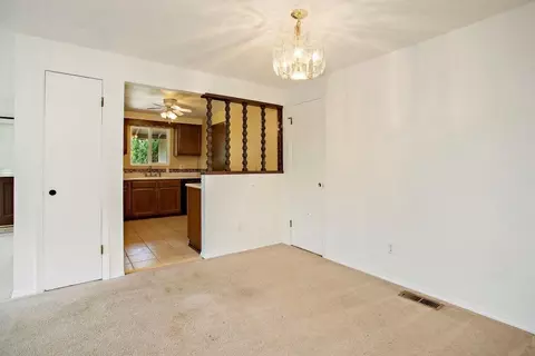 113 S Buchanan Ave, Eagle Point, OR 97524 photo 6