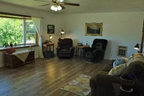 173 Pike St, Glide, OR 97443 photo 8