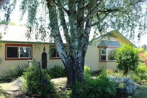 173 Pike St, Glide, OR 97443 photo 2