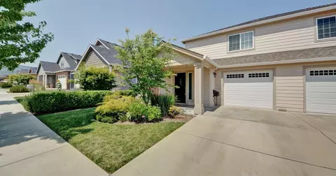 324 Everett Way, Talent, OR 97540 photo 1