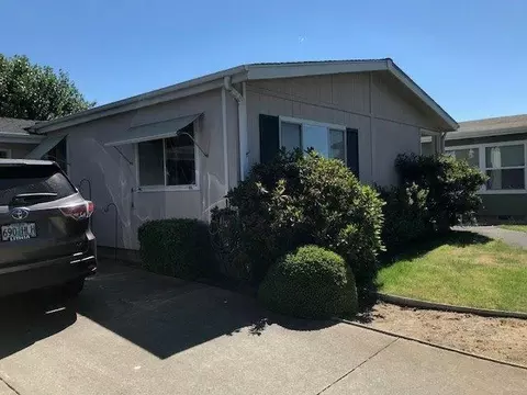 555 Freeman Rd #50, Central Point, OR 97502 photo 2