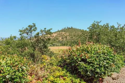 63 Broken Stone Way, Eagle Point, OR 97524 photo 25