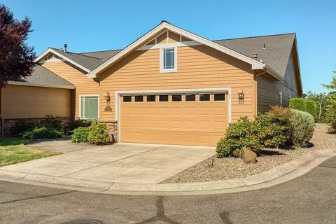 63 Broken Stone Way, Eagle Point, OR 97524 photo 1