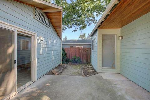 416 N Pine St, Phoenix, OR 97535 photo 5