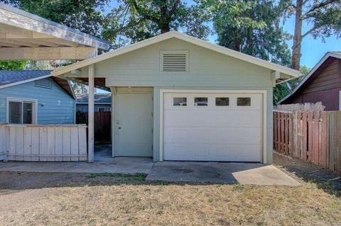416 N Pine St, Phoenix, OR 97535 photo 3