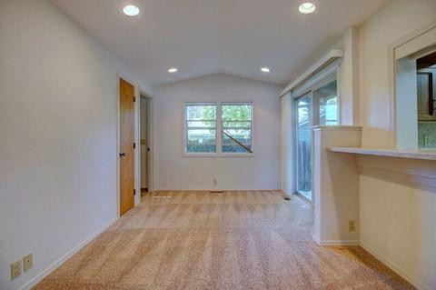416 N Pine St, Phoenix, OR 97535 photo 20