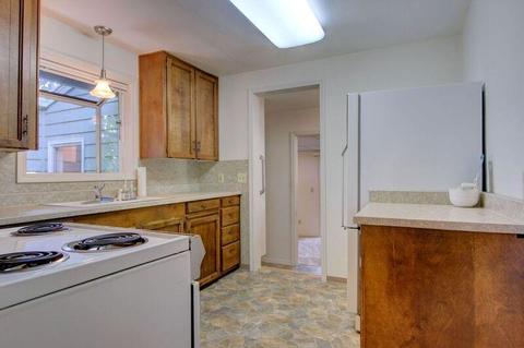 416 N Pine St, Phoenix, OR 97535 photo 18
