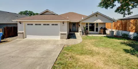 373 Deanjou Ave, Eagle Point, OR 97524 photo 1