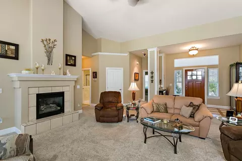 94 Sky Hawk Dr, Eagle Point, OR 97524 photo 4