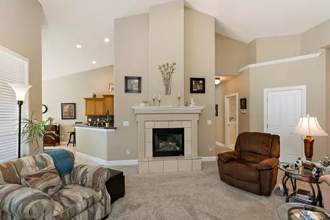 94 Sky Hawk Dr, Eagle Point, OR 97524 photo 5