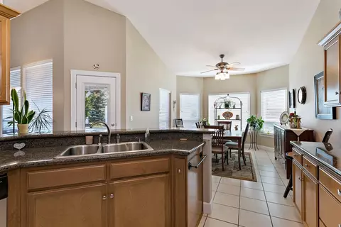 94 Sky Hawk Dr, Eagle Point, OR 97524 photo 7