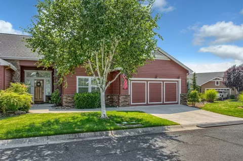 94 Sky Hawk Dr, Eagle Point, OR 97524 photo 1