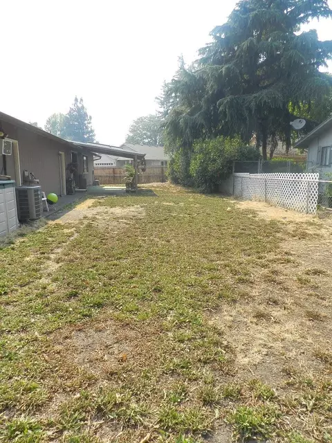 468 W Pine St, Central Point, OR 97502 photo 24
