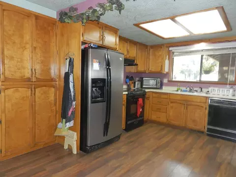 468 W Pine St, Central Point, OR 97502 photo 5
