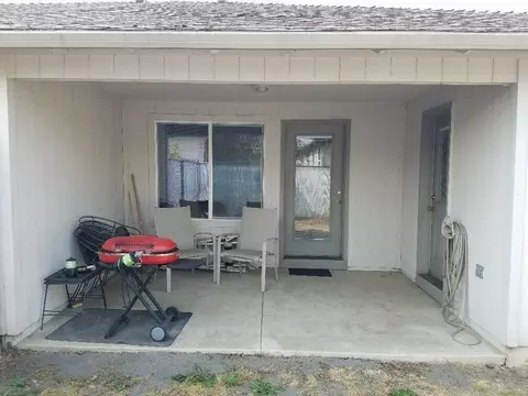 438 Crystal Dr, Eagle Point, OR 97524 photo 6