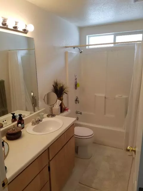 438 Crystal Dr, Eagle Point, OR 97524 photo 11