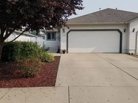 438 Crystal Dr, Eagle Point, OR 97524 photo 1