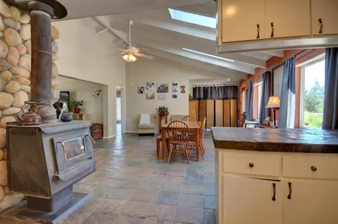14717 E Antelope Rd, Eagle Point, OR 97524 photo 4