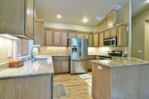 671 Nottingham Ter, Eagle Point, OR 97524 photo 5