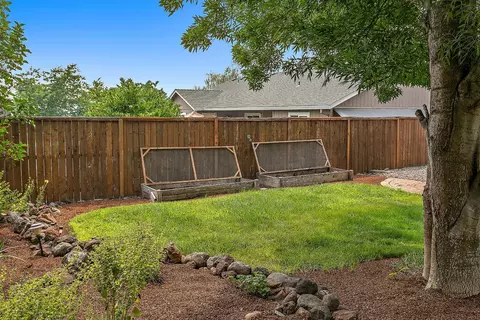 939 Ridgeview Dr, Eagle Point, OR 97524 photo 29