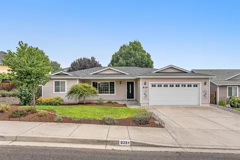 939 Ridgeview Dr, Eagle Point, OR 97524 photo 2