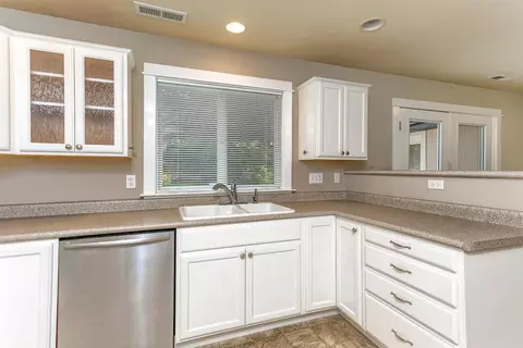 939 Ridgeview Dr, Eagle Point, OR 97524 photo 9