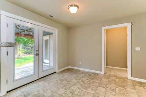 939 Ridgeview Dr, Eagle Point, OR 97524 photo 11