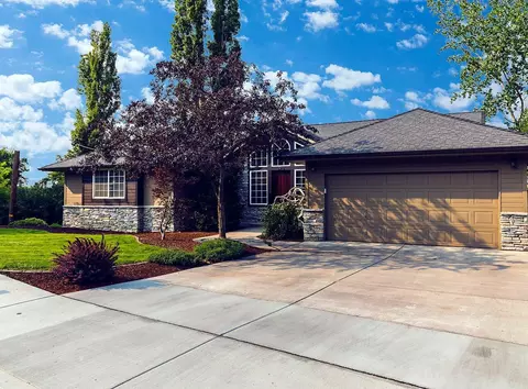 1916 N Eldorado Blvd, Klamath Falls, OR 97601 photo 1