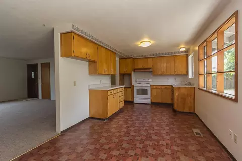 310 S Rose St, Phoenix, OR 97535 photo 11