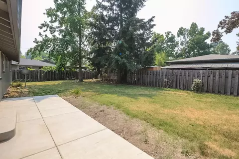 310 S Rose St, Phoenix, OR 97535 photo 7