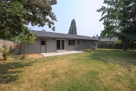 310 S Rose St, Phoenix, OR 97535 photo 5