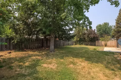 310 S Rose St, Phoenix, OR 97535 photo 6