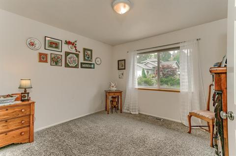 1520 Panoramic Loop, Grants Pass, OR 97527 photo 11