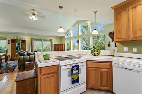 1520 Panoramic Loop, Grants Pass, OR 97527 photo 7