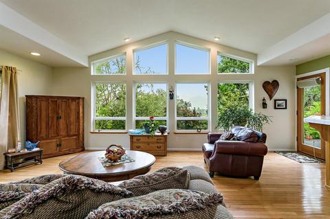 1520 Panoramic Loop, Grants Pass, OR 97527 photo 9